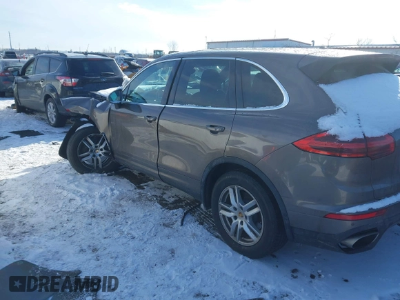 2016 Porsche Cayenne z VIN WP1AA2A21GLA05440, wystawiony jako IAAI lot #41358574 z przebiegiem 96 167 mil mil oraz . Historia ofert i sprzedaży dostępna na DreamBid. Obrazek 3.