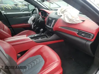 2017 Maserati Levante S z VIN ZN661YUL4HX249445, wystawiony jako Copart lot #61321762 z przebiegiem Nie podano mil oraz . Historia ofert i sprzedaży dostępna na DreamBid. Obrazek 5.