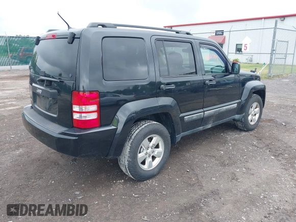 2012 Jeep Liberty Arctic z VIN 1C4PJMAK5CW111521, wystawiony jako IAAI lot #42611294 z przebiegiem 104 644 mil mil oraz . Historia ofert i sprzedaży dostępna na DreamBid. Obrazek 4.