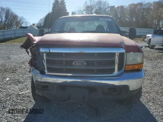 2000 Ford Super Duty F-250 XL with VIN 1FTNF21F3YEB90135, listed as a Copart auction lot 83629824 with 224,902 mi miles and Salvage Title. Bid and sale history available at carsss.com. Image 5.