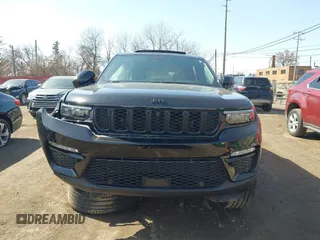 2024 Jeep Grand Cherokee Limited z VIN 1C4RJHBG2R8601244, wystawiony jako IAAI lot #41854002 z przebiegiem 10 606 mil mil oraz . Historia ofert i sprzedaży dostępna na DreamBid. Obrazek 12.
