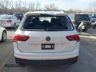 2022 Volkswagen Tiguan SE with VIN 3VV3B7AX9NM076592, listed as a IAAI auction lot 41816250 with 52,688 mi miles and . Bid and sale history available at DreamBid. Image 17.