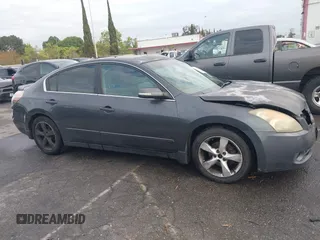 2007 Nissan Altima SL with VIN 1N4BL21E07N435982, listed as a IAAI auction lot 42044317 with 165,875 mi miles and . Bid and sale history available at carsss.com. Image 13.