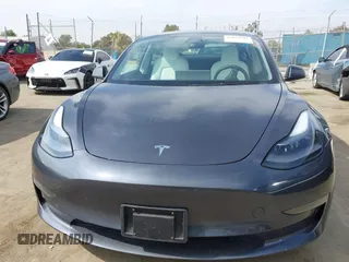 2023 Tesla Model 3 z VIN 5YJ3E1EA5PF700307, wystawiony jako IAAI lot #42034319 z przebiegiem 32 945 mil mil oraz . Historia ofert i sprzedaży dostępna na DreamBid. Obrazek 13.