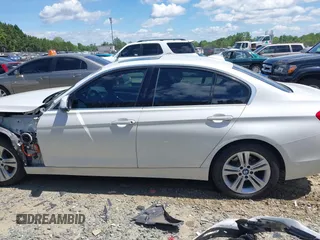 2017 BMW 3 Series 330e z VIN WBA8E1C53HK895336, wystawiony jako IAAI lot #42189989 z przebiegiem 112 023 mil mil oraz . Historia ofert i sprzedaży dostępna na DreamBid. Obrazek 15.