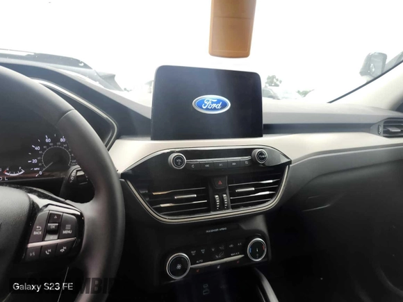 2022 Ford Escape SE z VIN 1FMCU0G67NUB33197, wystawiony jako IAAI lot #42846802 z przebiegiem 39 336 mil mil oraz . Historia ofert i sprzedaży dostępna na DreamBid. Obrazek 14.