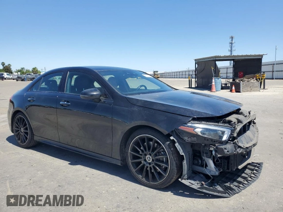 2019 Mercedes-Benz A 220 z VIN WDD3G4EB0KW012830, wystawiony jako Copart lot #56175745 z przebiegiem 89 755 mil mil oraz Szkoda całkowita • Salvage title. Historia ofert i sprzedaży dostępna na DreamBid. Obrazek 4.