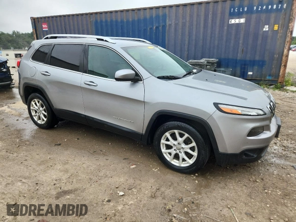 2017 Jeep Cherokee Latitude with VIN 1C4PJLCS2HW596442, listed as a Copart auction lot 66126435 with 179,750 mi miles and Non repairable. Bid and sale history available at DreamBid. Image 4.