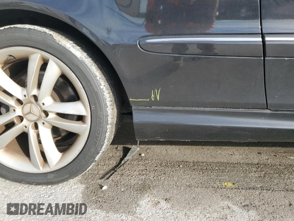 2004 Mercedes-Benz CLK 500 z VIN WDBTK75G74T015491, wystawiony jako Copart lot #43180655 z przebiegiem 161 213 mil mil oraz Szkoda całkowita • Salvage title. Historia ofert i sprzedaży dostępna na DreamBid. Obrazek 14.