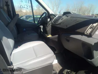 2019 Ford Transit Wagon XL with VIN 1FDZX2CM0KKA07076, listed as a IAAI auction lot 41171320 with 39,064 mi miles. Bid and sale history available at carsss.com. Image 5.