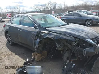 2017 Nissan Altima S z VIN 1N4AL3AP4HN331127, wystawiony jako IAAI lot #42029540 z przebiegiem 144 172 mil mil oraz . Historia ofert i sprzedaży dostępna na DreamBid. Obrazek 1.