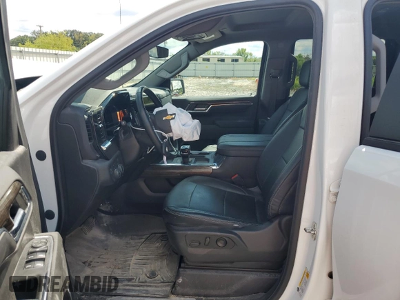2023 Chevrolet Silverado 1500 LT with VIN 1GCUDDE87PZ305044, listed as a Copart auction lot 70688244 with 26,306 mi miles and Salvage Title. Bid and sale history available at carsss.com. Image 7.