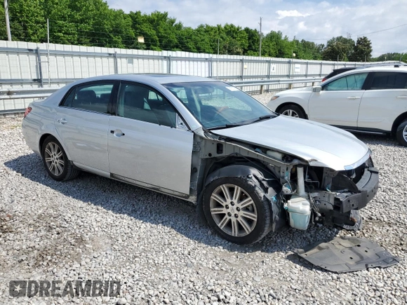 2007 Toyota Avalon XL z VIN 4T1BK36B07U205930, wystawiony jako Copart lot #56550385 z przebiegiem 189 354 mil mil oraz Szkoda całkowita • Salvage title. Historia ofert i sprzedaży dostępna na DreamBid. Obrazek 4.