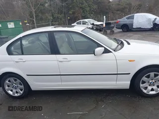 2003 BMW 3 Series 325i z VIN WBAEV33473KL58984, wystawiony jako IAAI lot #41495695 z przebiegiem 16 468 mil mil oraz . Historia ofert i sprzedaży dostępna na DreamBid. Obrazek 13.
