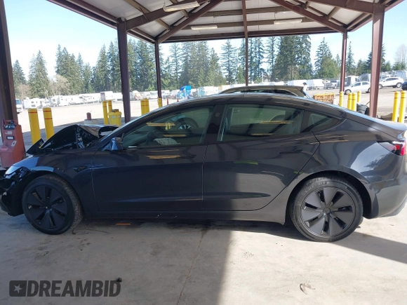 2025 Tesla Model 3 Long Range with VIN 5YJ3E1EA4SF987552, listed as a IAAI auction lot 41959743 with 187 mi miles and . Bid and sale history available at DreamBid. Image 14.