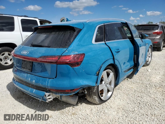 2019 Audi e-tron Premium Plus z VIN WA1LAAGE0KB013270, wystawiony jako Copart lot #63142252 z przebiegiem Nie podano mil oraz . Historia ofert i sprzedaży dostępna na DreamBid. Obrazek 4.