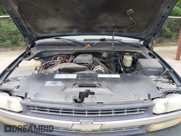 2000 Chevrolet Silverado 2500 LS z VIN 1GCFC29U5YE259603, wystawiony jako IAAI lot #42426550 z przebiegiem 229 438 mil mil oraz . Historia ofert i sprzedaży dostępna na DreamBid. Obrazek 10.