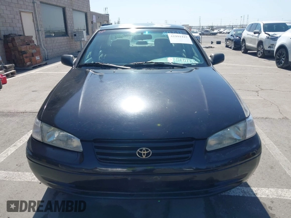 1999 Toyota Camry LE z VIN 4T1BG22K4XU574050, wystawiony jako IAAI lot #41991415 z przebiegiem 329 825 mil mil oraz . Historia ofert i sprzedaży dostępna na DreamBid. Obrazek 11.