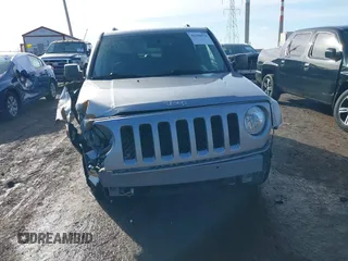 2016 Jeep Patriot Sport z VIN 1C4NJPBB0GD801752, wystawiony jako IAAI lot #41448570 z przebiegiem 108 859 mil mil oraz . Historia ofert i sprzedaży dostępna na DreamBid. Obrazek 12.