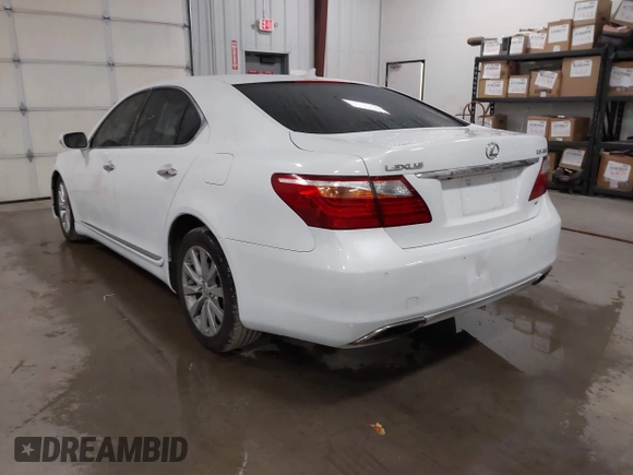 2010 Lexus LS 460 z VIN JTHCL5EF9A5006610, wystawiony jako IAAI lot #41833426 z przebiegiem 224 890 mil mil oraz . Historia ofert i sprzedaży dostępna na DreamBid. Obrazek 3.