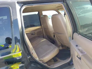 1999 Mercury Mountaineer z VIN 4M2ZU52P9XUJ11372, wystawiony jako IAAI lot #41849011 z przebiegiem 286 379 mil mil oraz . Historia ofert i sprzedaży dostępna na DreamBid. Obrazek 8.