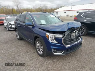 2022 GMC Terrain SLT with VIN 3GKALPEV1NL179642, listed as a IAAI auction lot 40784533 with 67,693 mi miles. Bid and sale history available at carsss.com. Image 1.