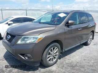2015 Nissan Pathfinder S with VIN 5N1AR2MN0FC622662, listed as a IAAI auction lot 42116398 with 172,935 mi miles. Bid and sale history available at carsss.com. Image 21.