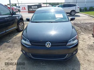 2013 Volkswagen Jetta TDI w/Premium/Nav с VIN 3VWLL7AJ1DM396749, выставлен на аукционе IAAI как лот 42403933 с пробегом 88 777 миль миль и . История ставок и продаж доступна на DreamBid. Изображение 17.
