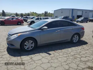 2013 Hyundai Sonata GLS z VIN 5NPEB4AC2DH794461, wystawiony jako Copart lot #55974805 z przebiegiem 162 735 mil mil oraz Szkoda całkowita • Salvage title. Historia ofert i sprzedaży dostępna na DreamBid. Obrazek 1.