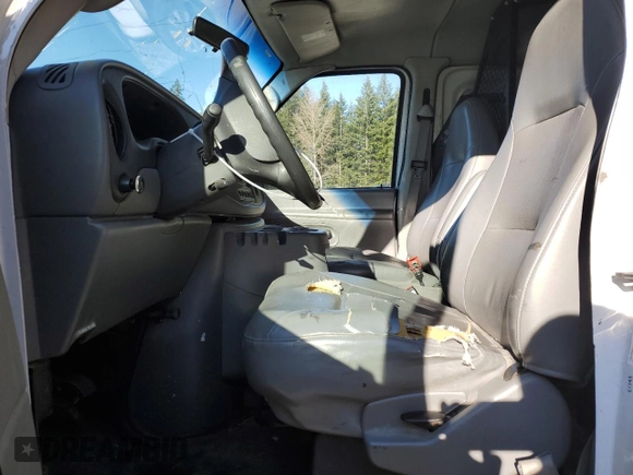2004 Ford Econoline Cargo z VIN 1FTNE24LX4HA51567, wystawiony jako Copart lot #89223615 z przebiegiem 235 782 mil mil oraz Czysty tytuł • Clean title. Historia ofert i sprzedaży dostępna na DreamBid. Obrazek 7.