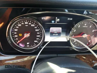 2017 Mercedes-Benz E 300 Luxury with VIN WDDZF4KB9HA013675, listed as a Copart auction lot 89335225 with 69,128 mi miles and Salvage title. Bid and sale history available at DreamBid. Image 9.