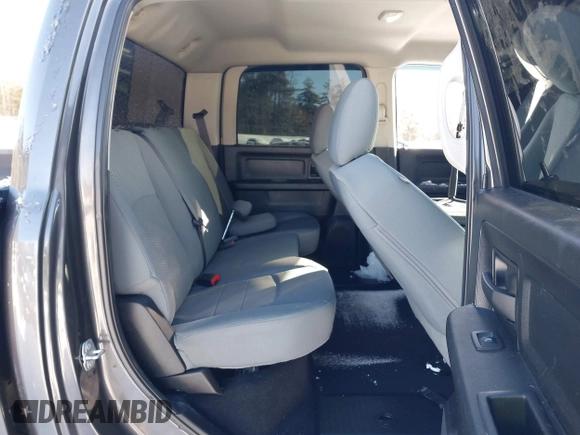 2018 Ram 2500 Tradesman z VIN 3C6UR5CL3JG380790, wystawiony jako IAAI lot #41579401 z przebiegiem 72 675 mil mil oraz . Historia ofert i sprzedaży dostępna na DreamBid. Obrazek 8.