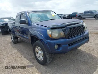 2005 Toyota Tacoma PreRunner z VIN 5TETU62N15Z049714, wystawiony jako IAAI lot #42159299 z przebiegiem 180 175 mil mil oraz . Historia ofert i sprzedaży dostępna na DreamBid. Obrazek 1.