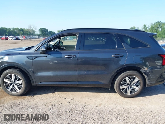 2022 Kia Sorento S z VIN 5XYRL4LCXNG157029, wystawiony jako IAAI lot #42502291 z przebiegiem 60 403 mil mil oraz . Historia ofert i sprzedaży dostępna na DreamBid. Obrazek 15.