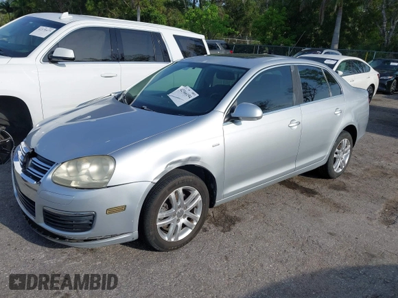 2007 Volkswagen Jetta Wolfsburg Edition с VIN 3VWEF71K67M081314, выставлен на аукционе IAAI как лот 42366194 с пробегом 129 126 миль миль и . История ставок и продаж доступна на DreamBid. Изображение 2.