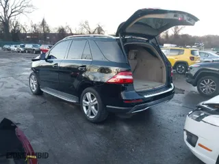 2012 Mercedes-Benz M-Class ML 350 BlueTEC with VIN 4JGDA2EB5CA019951, listed as a IAAI auction lot 41114219 with 116,804 mi miles. Bid and sale history available at carsss.com. Image 3.
