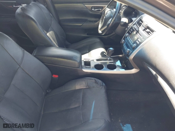 2015 Nissan Altima 2.5 with VIN 1N4AL3AP8FC109277, listed as a IAAI auction lot 41852885 with 179,288 mi miles. Bid and sale history available at carsss.com. Image 5.