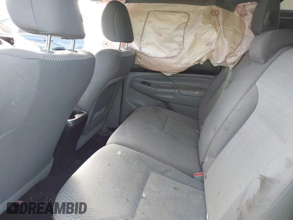 2015 Toyota Tacoma with VIN 3TMLU4EN8FM195249, listed as a IAAI auction lot 41416129 with 129,544 mi miles. Bid and sale history available at carsss.com. Image 8.