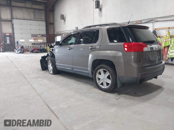 2010 GMC Terrain SLT-1 z VIN 2CTFLGEYXA6230148, wystawiony jako IAAI lot #42353281 z przebiegiem 186 553 mil mil oraz . Historia ofert i sprzedaży dostępna na DreamBid. Obrazek 3.