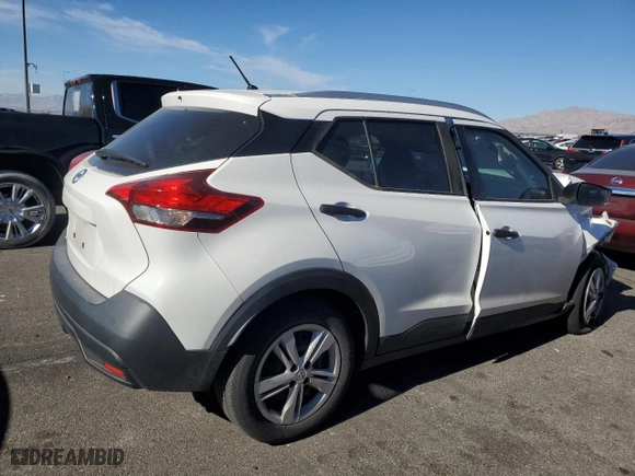 2018 Nissan Kicks SR with VIN 3N1CP5CU8JL534200, listed as a Copart auction lot 44972475 with 38,733 mi miles and Salvage Title. Bid and sale history available at carsss.com. Image 3.