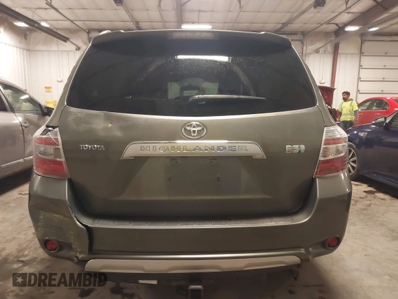 2008 Toyota Highlander Hybrid with VIN JTEEW41A382010228, listed as a IAAI auction lot 41714620 with 152,323 mi miles. Bid and sale history available at carsss.com. Image 17.
