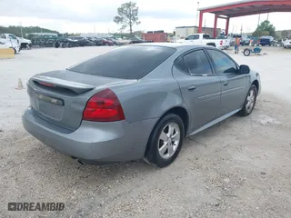 2008 Pontiac Grand Prix with VIN 2G2WP552X81107378, listed as a IAAI auction lot 41923134 with 150,742 mi miles. Bid and sale history available at carsss.com. Image 4.