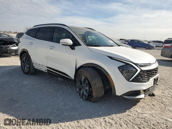 2025 Kia Sportage SX-Prestige with VIN KNDPXCDG1S7177587, listed as a Copart auction lot 42723205 with 6,704 mi miles and Salvage title. Bid and sale history available at DreamBid. Image 4.