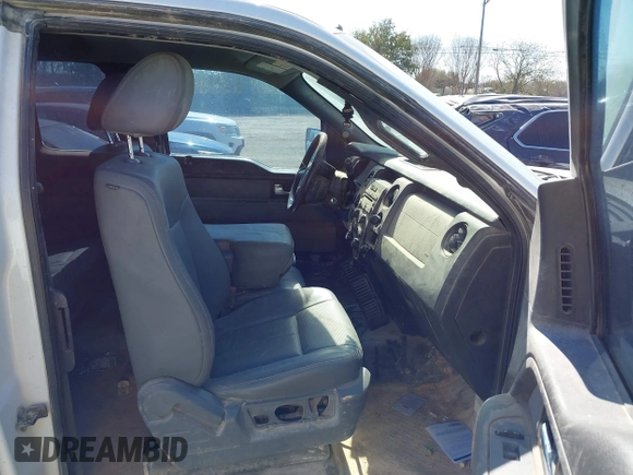 2014 Ford F-150 XL with VIN 1FTFX1CF6EKG22786, listed as a IAAI auction lot 41633180 with 114,966 mi miles. Bid and sale history available at carsss.com. Image 5.