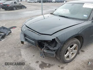 2008 Dodge Charger z VIN 2B3KA43R88H204836, wystawiony jako IAAI lot #42101356 z przebiegiem 289 267 mil mil oraz . Historia ofert i sprzedaży dostępna na DreamBid. Obrazek 6.
