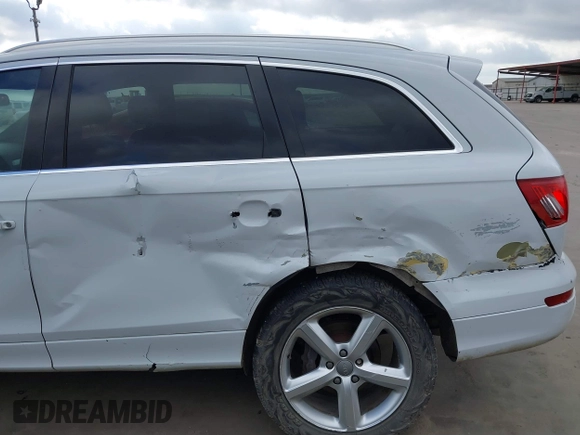 2015 Audi Q7 S line Prestige z VIN WA1DGAFE4FD031348, wystawiony jako IAAI lot #41513171 z przebiegiem 139 013 mil mil oraz . Historia ofert i sprzedaży dostępna na DreamBid. Obrazek 18.