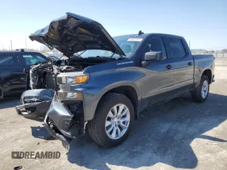 2020 Chevrolet Silverado 1500 Custom with VIN 3GCPWBEH9LG251137, listed as a Copart auction lot 48581374 with 53,304 mi miles and Salvage Title. Bid and sale history available at carsss.com. Image 1.