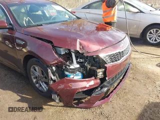 2020 Kia Optima LX z VIN 5XXGT4L38LG437797, wystawiony jako IAAI lot #41441508 z przebiegiem 67 320 mil mil oraz . Historia ofert i sprzedaży dostępna na DreamBid. Obrazek 6.