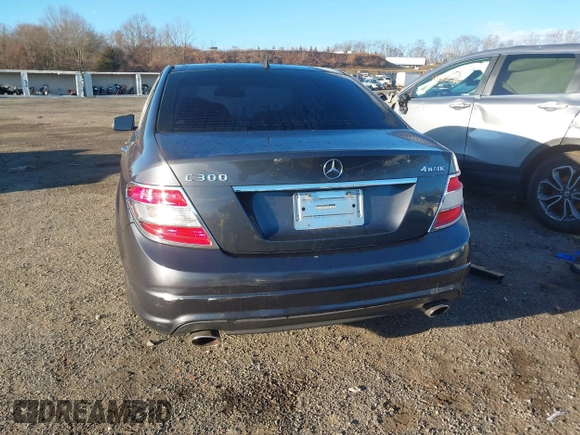2011 Mercedes-Benz C 300 Sport z VIN WDDGF8BB9BR139784, wystawiony jako IAAI lot #41220260 z przebiegiem Nie podano mil oraz . Historia ofert i sprzedaży dostępna na DreamBid. Obrazek 6.