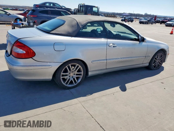 2009 Mercedes-Benz CLK 350 with VIN WDBTK56FX9T109172, listed as a Copart auction lot 46328435 with 137,484 mi miles and Salvage Title. Bid and sale history available at DreamBid. Image 3.